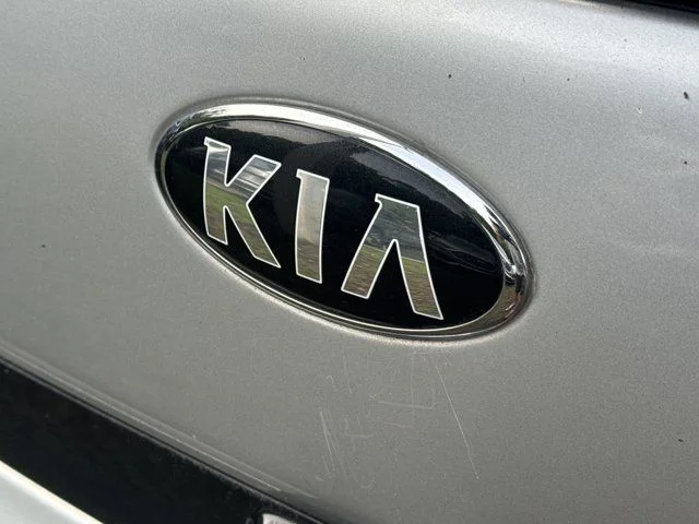 Used 2015 Silver Kia Exclaim image 10