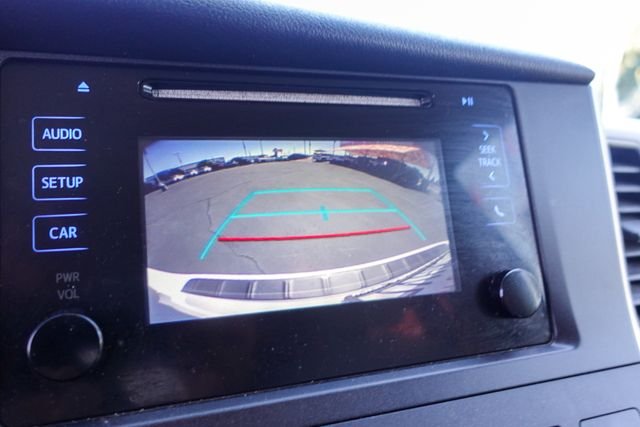 Used 2017 White Toyota L image 19