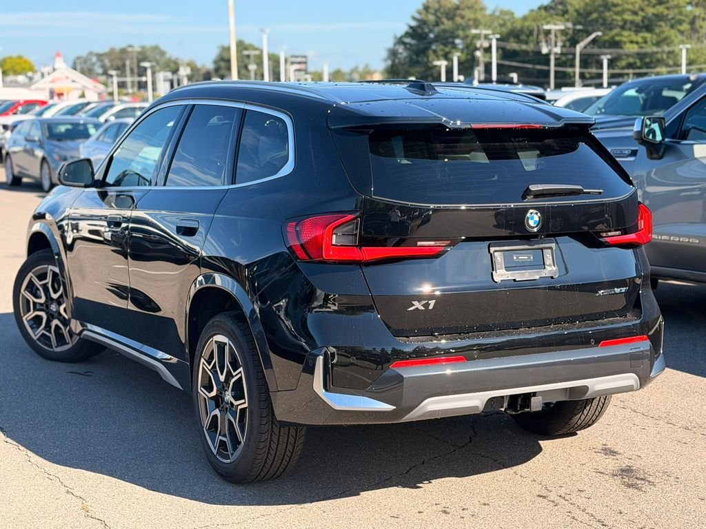 New 2027 Jet Black BMW xDrive28i image 3