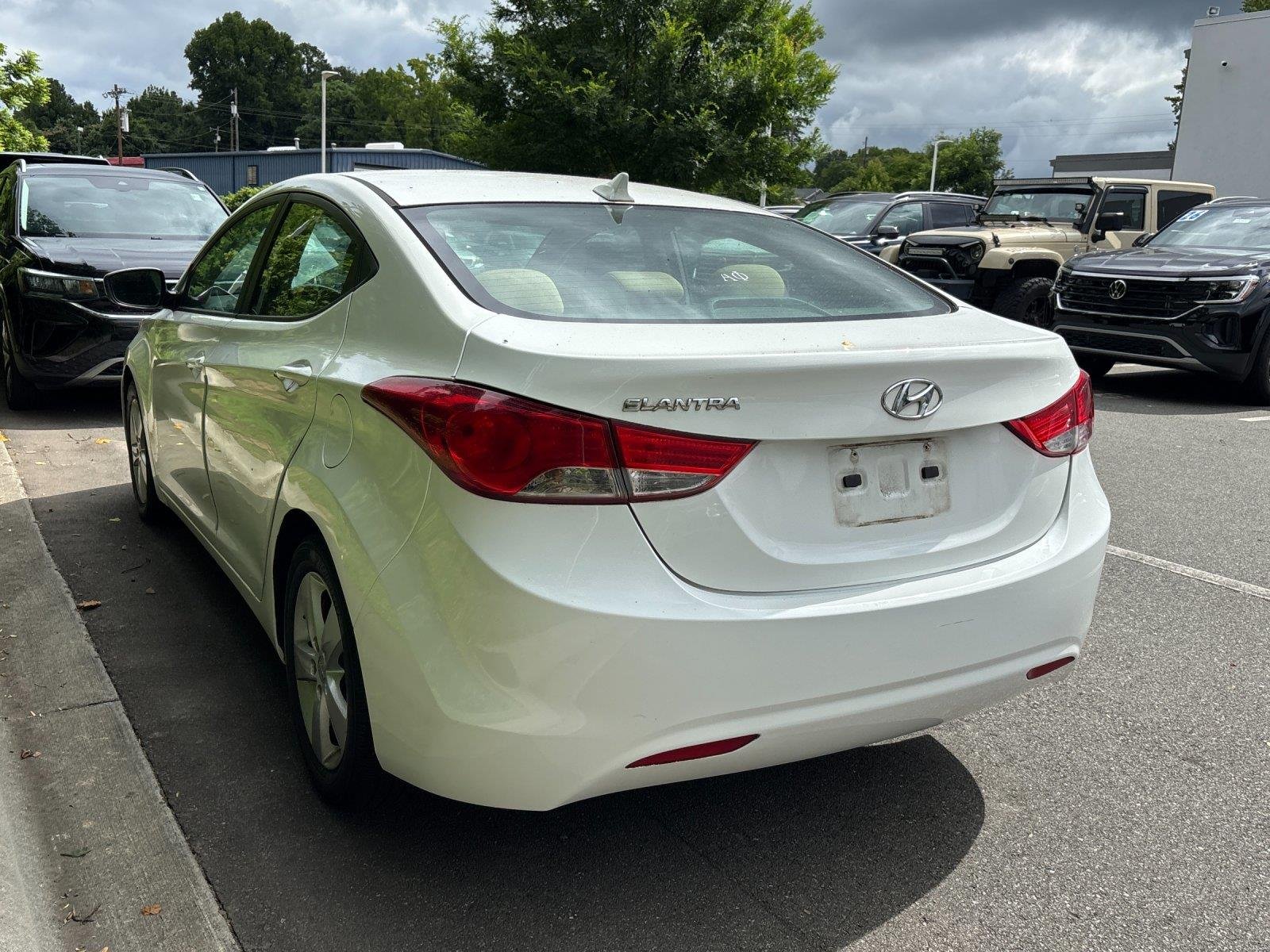 Used 2013  HYUNDAI  image 3