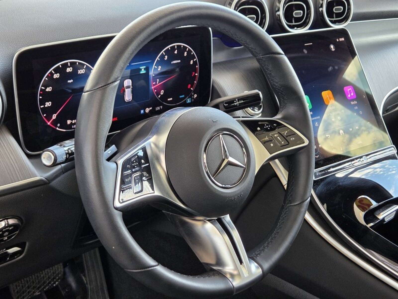 Certified Used 2026 Graphite Grey Metallic Mercedes-Benz GLC 300 image 25