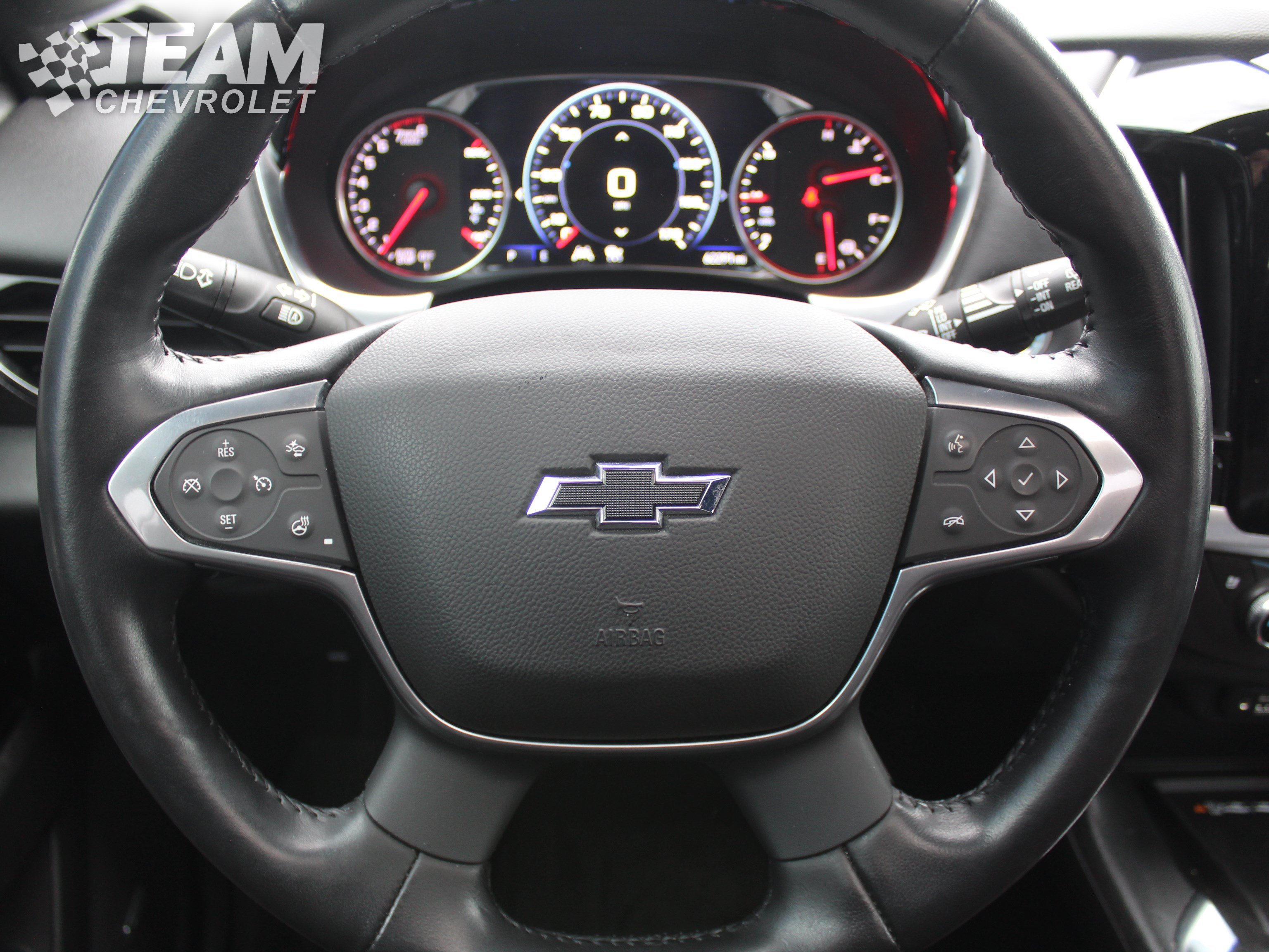 Used 2022 Iridescent Pearl Tricoat Chevrolet Premier image 15