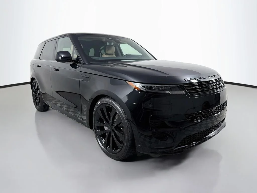 New 2026 Santorini Black LAND ROVER Dynamic SE image 3