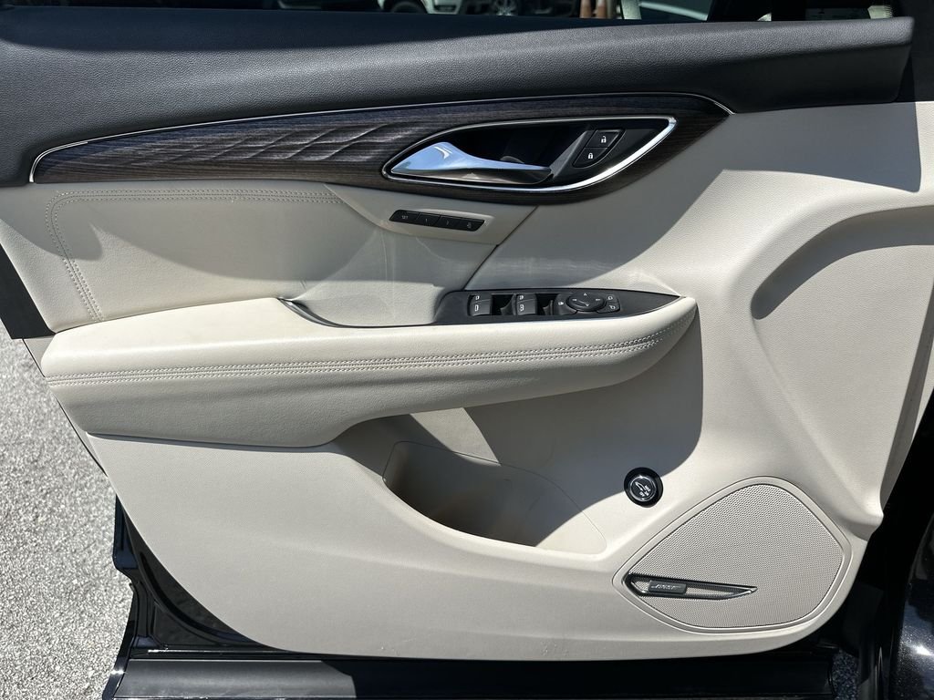Used 2023 Ebony Twilight Metallic Buick Avenir image 23