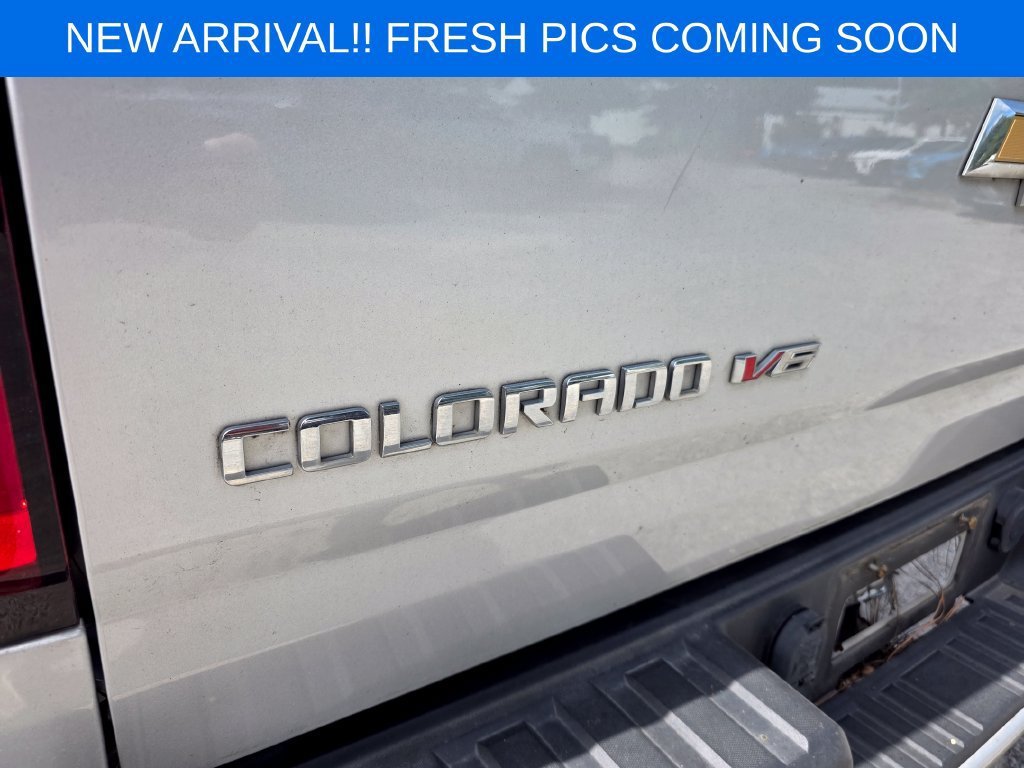 Used 2017 SILVER ICE METALLIC Chevrolet 2WD WT image 15
