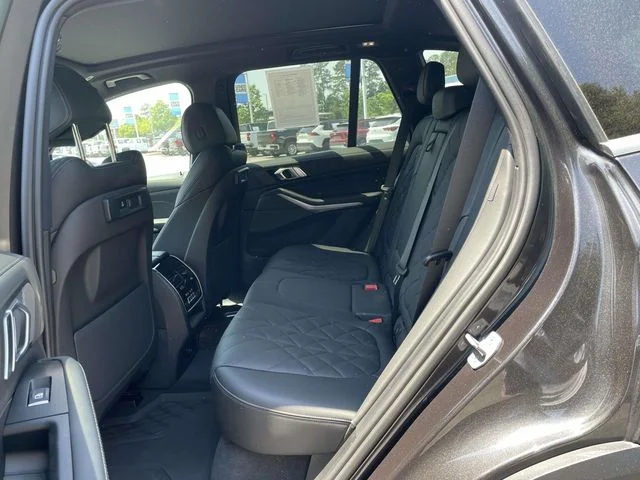 Used 2023 Gray BMW sDrive40i image 10