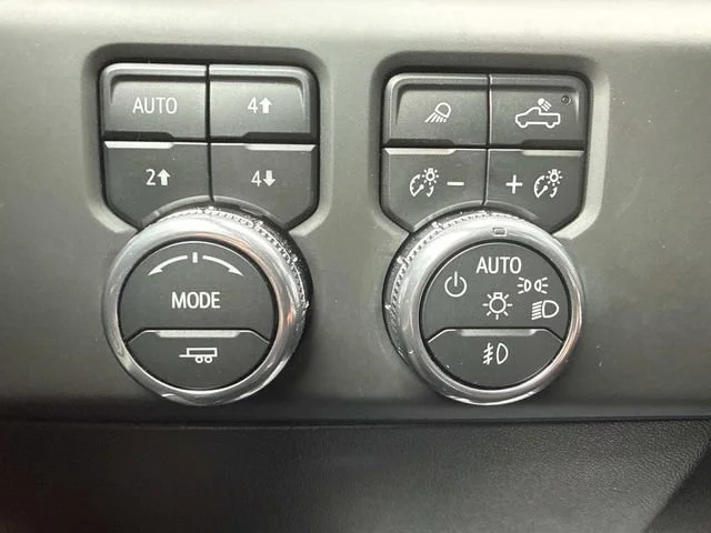Used 2025 Summit White GMC AT4X image 82
