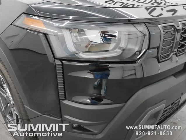 New 2026 Diamond Black Crystal Pearl-Coat Exterior Paint Jeep Limited image 22