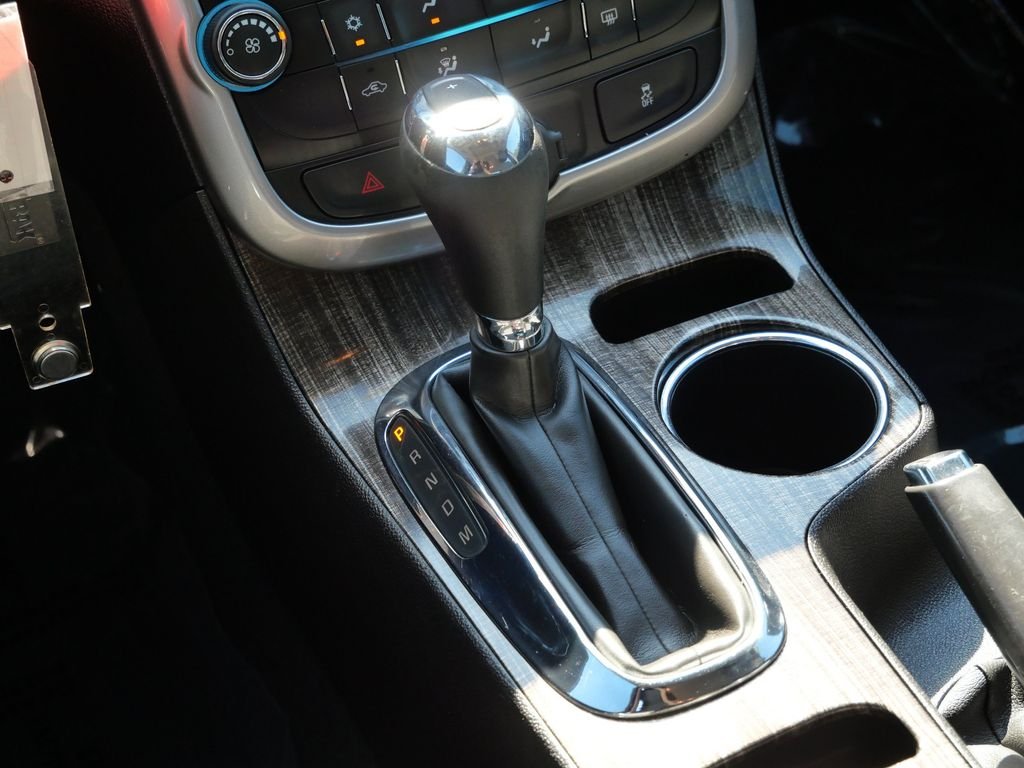 Used 2014 Silver Chevrolet LT image 18