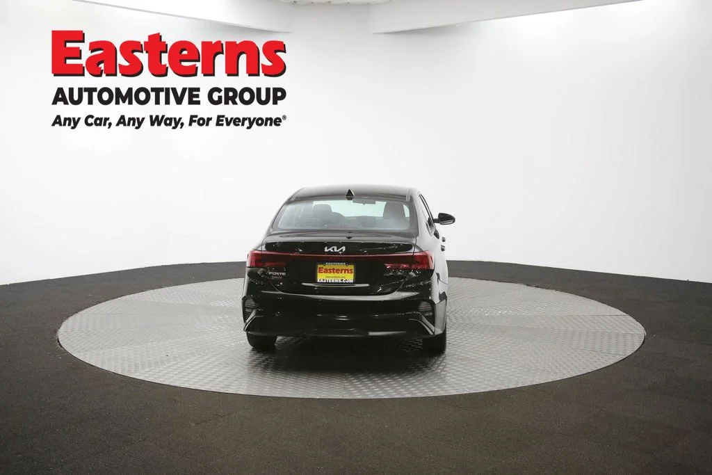 Used 2022 Black Kia LXS image 34