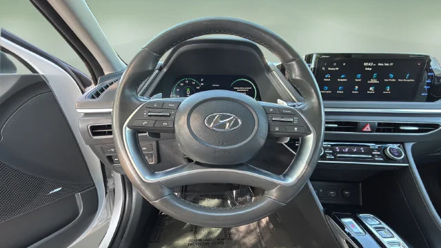 Used 2023 White Hyundai Limited image 12