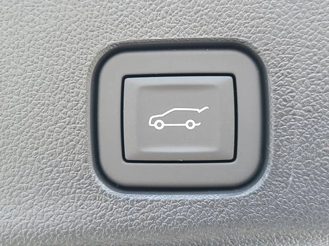 New 2026 Summit White Chevrolet LT image 33