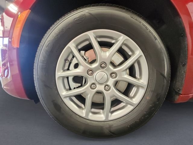 New 2027 Red Hot Pearl-Coat Exterior Paint Chrysler Select image 14