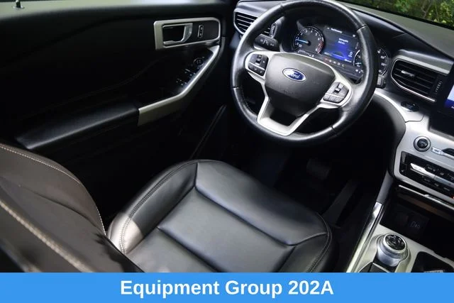 Used 2022 Silver Ford XLT image 2