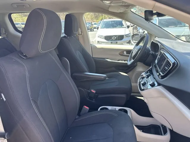 Used 2023 Gray Chrysler LX image 29