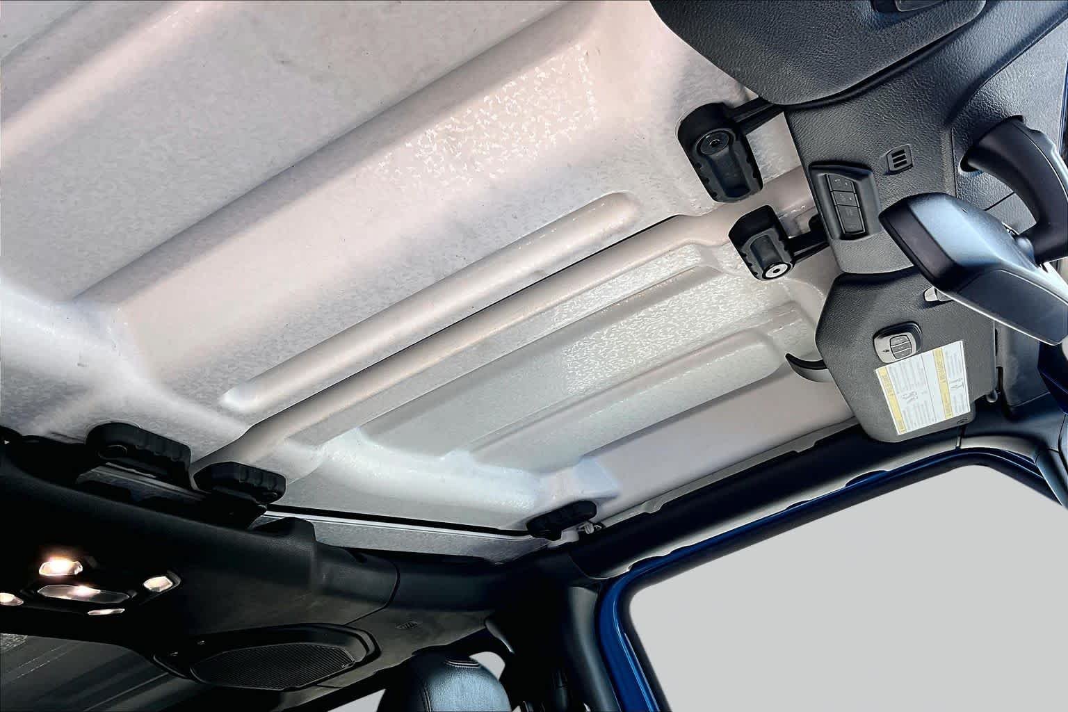 Used 2022 Hydro Blue Pearlcoat Jeep Mojave image 14