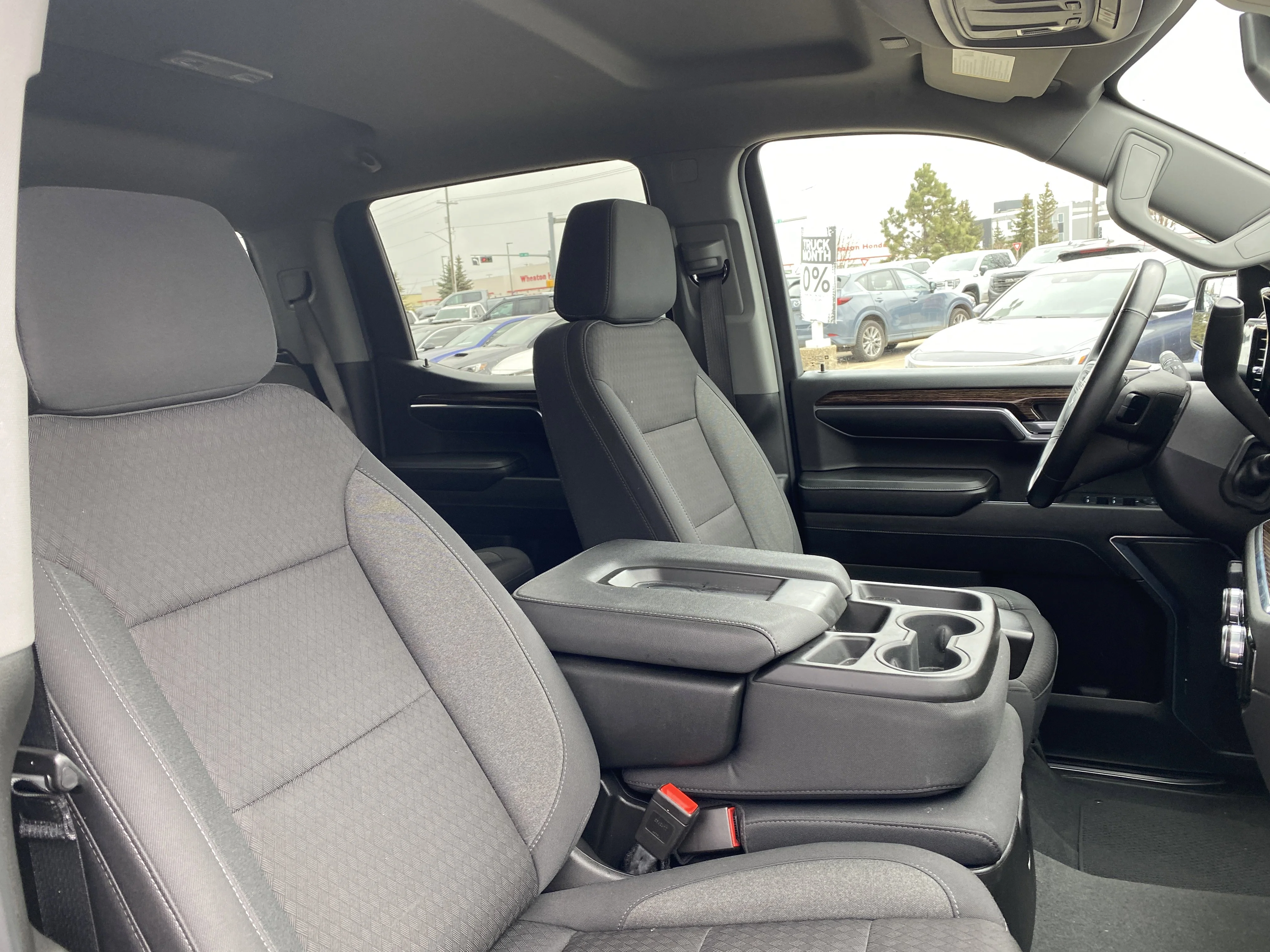 Used 2024 Black GMC Crew Cab Elevation * 6 PASSENGER * DUAL CLIMATE * RADAR CRUISE * image 20