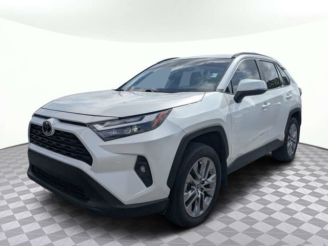 Used 2025 Beige Toyota XLE Premium image 7