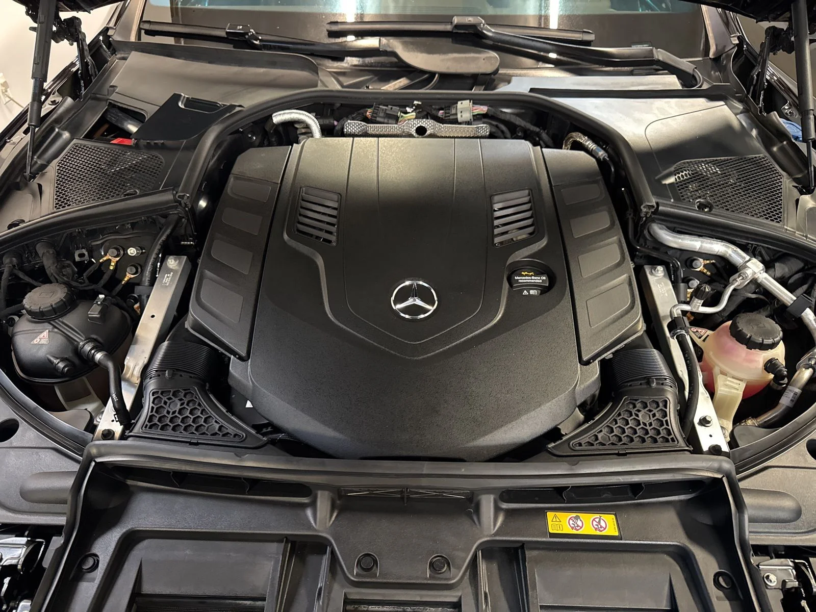 Used 2022 Black Mercedes-Benz S 580 image 32