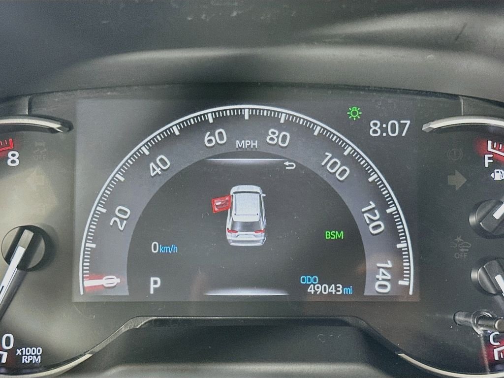 Used 2025 Silver Toyota XLE image 12