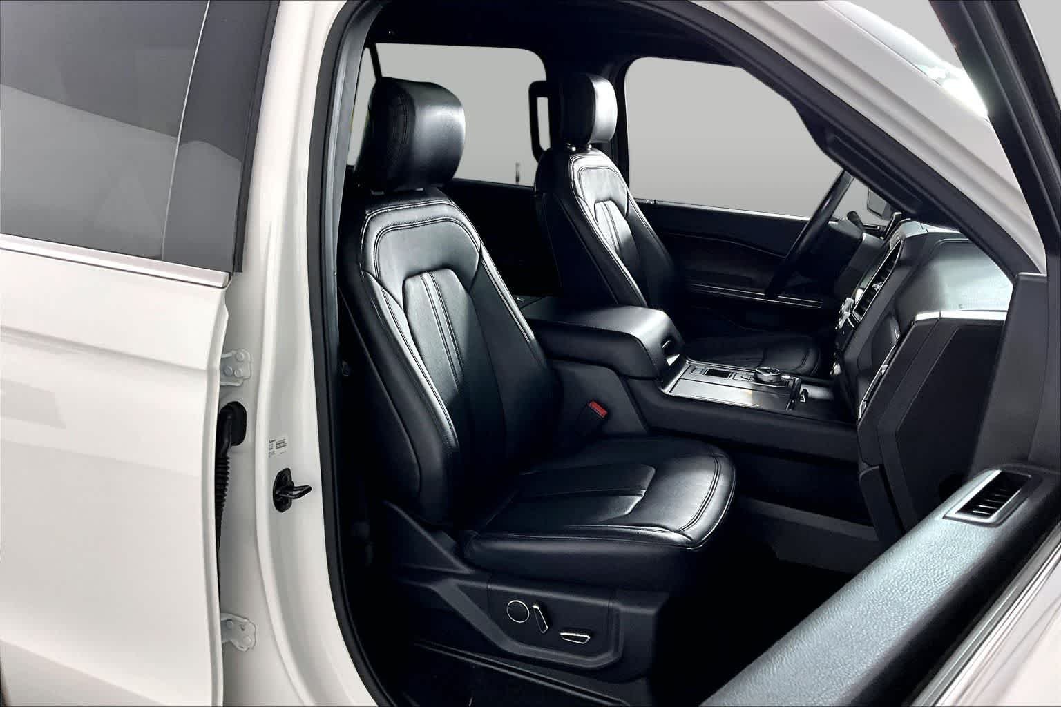 Used 2020 Star White Metallic Tri-Coat Ford Limited image 9