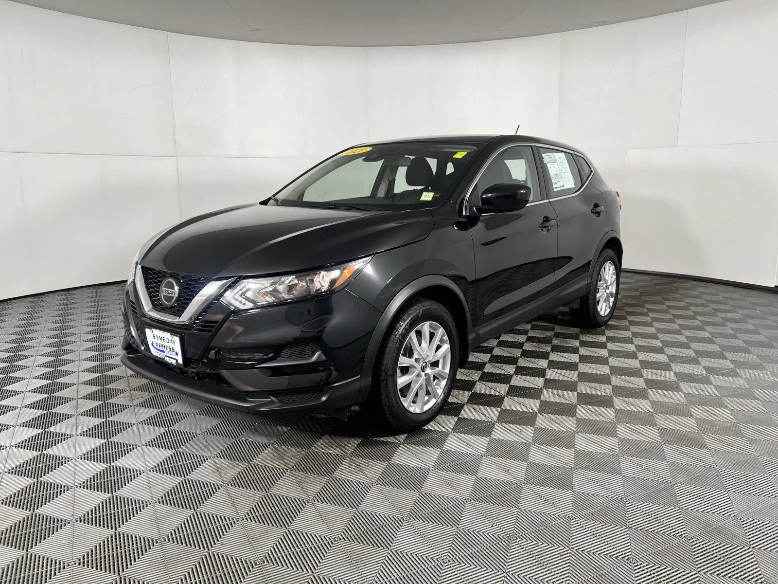 Used 2021 Magnetic Black Pearl Nissan S image 16