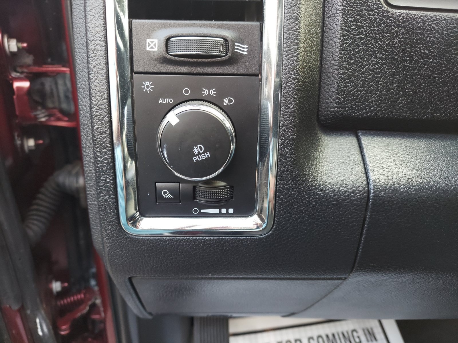 Used 2018 Delmonico Red Pearlcoat Ram Laramie image 28