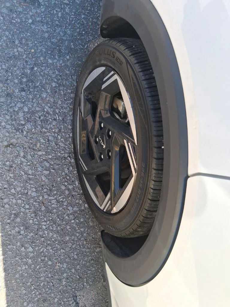 Used 2025 White Kia EX image 14