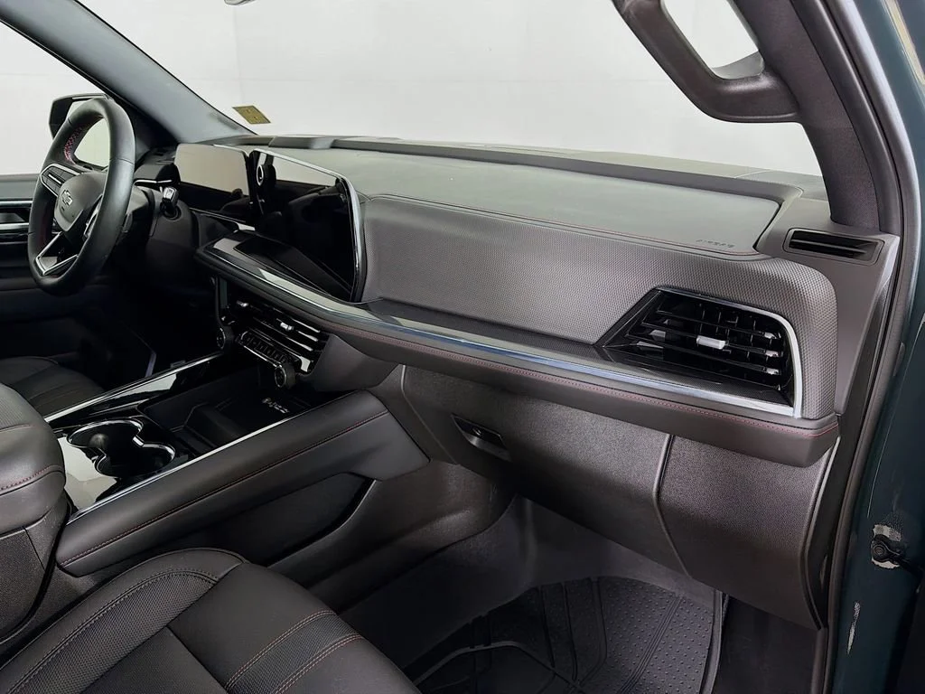 Used 2025 Cypress Gray Chevrolet RST image 28