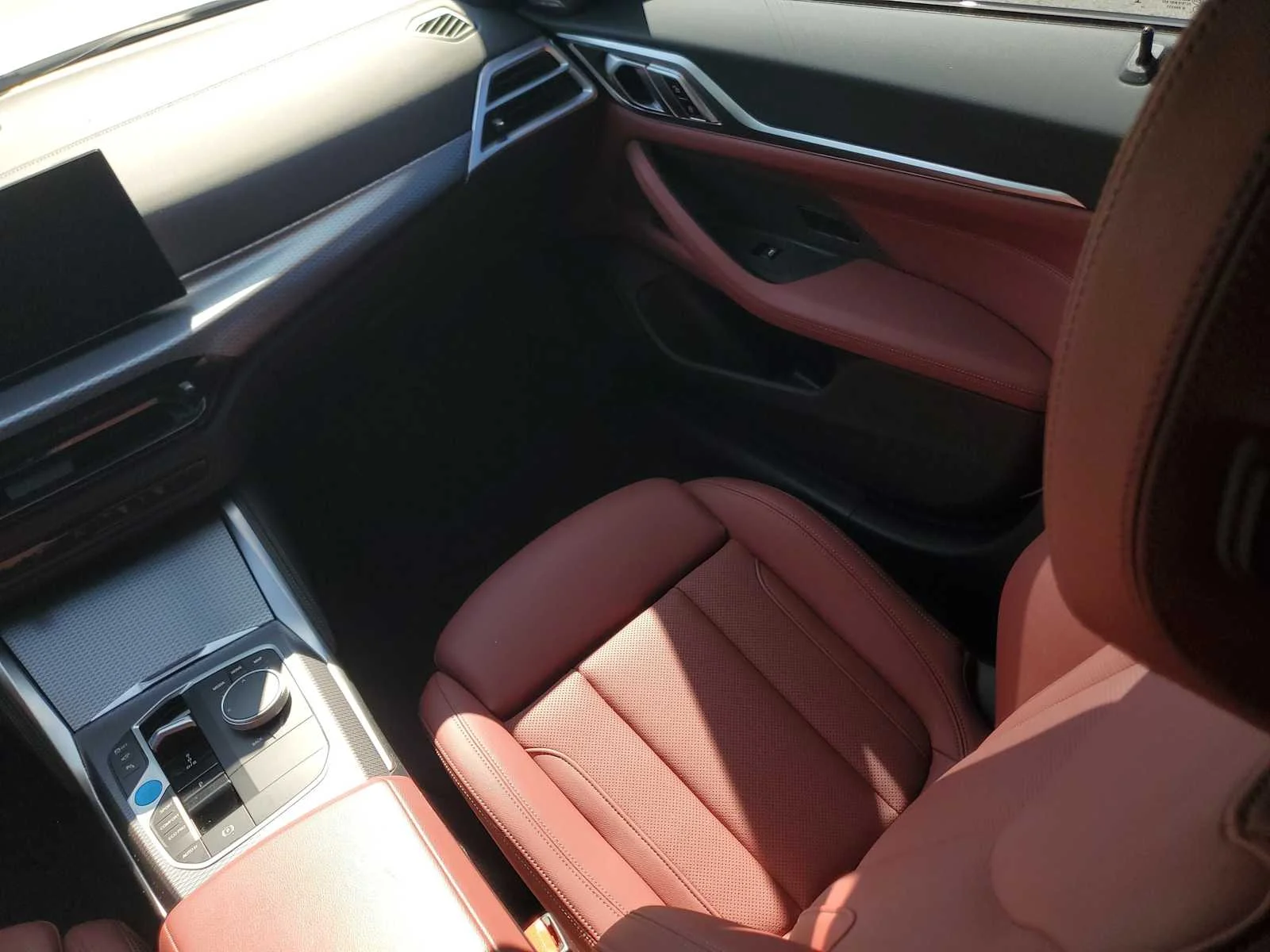 Used 2025 White BMW M50 image 17