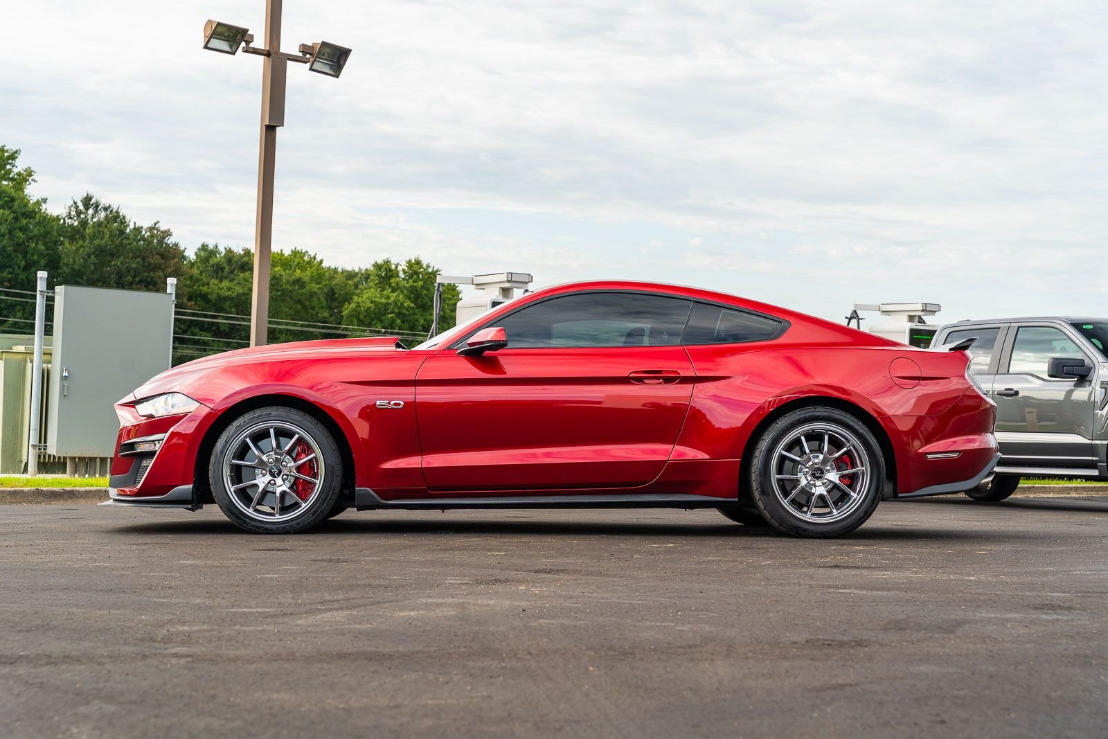 Used 2019 Red Ford GT Premium image 4