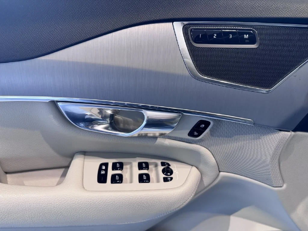 2021 Volvo XC90 Momentum - Photo 26