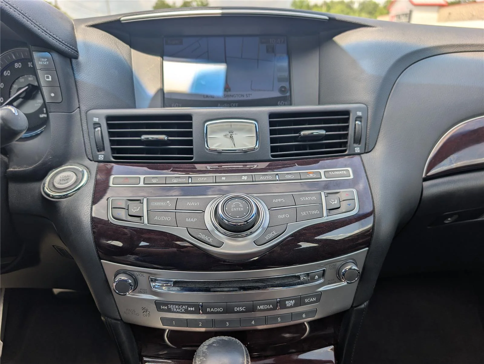 Used 2019 Gray INFINITI 3.7 image 16