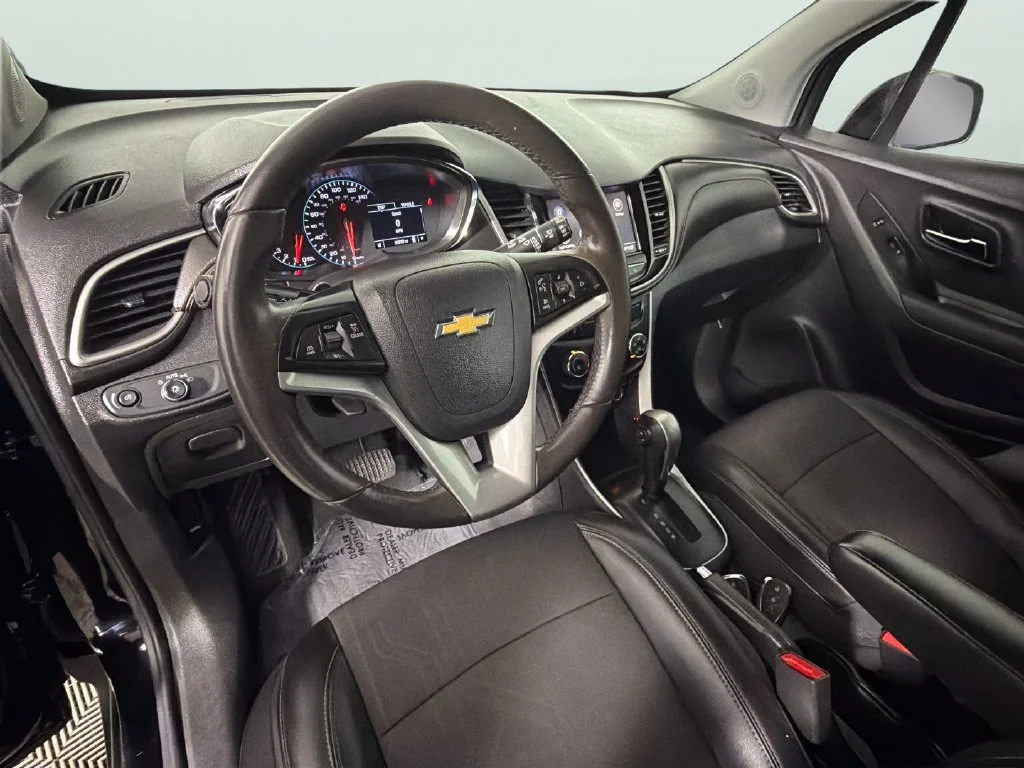 Used 2020 MOSAIC BLACK METALLIC Chevrolet LT image 19