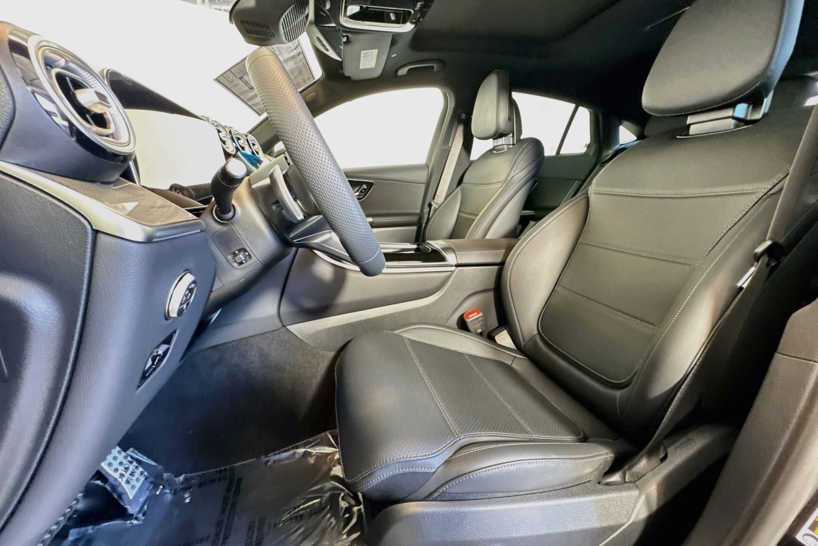 New 2027 Obsidian Black Metallic Mercedes-Benz GLC 300 image 18