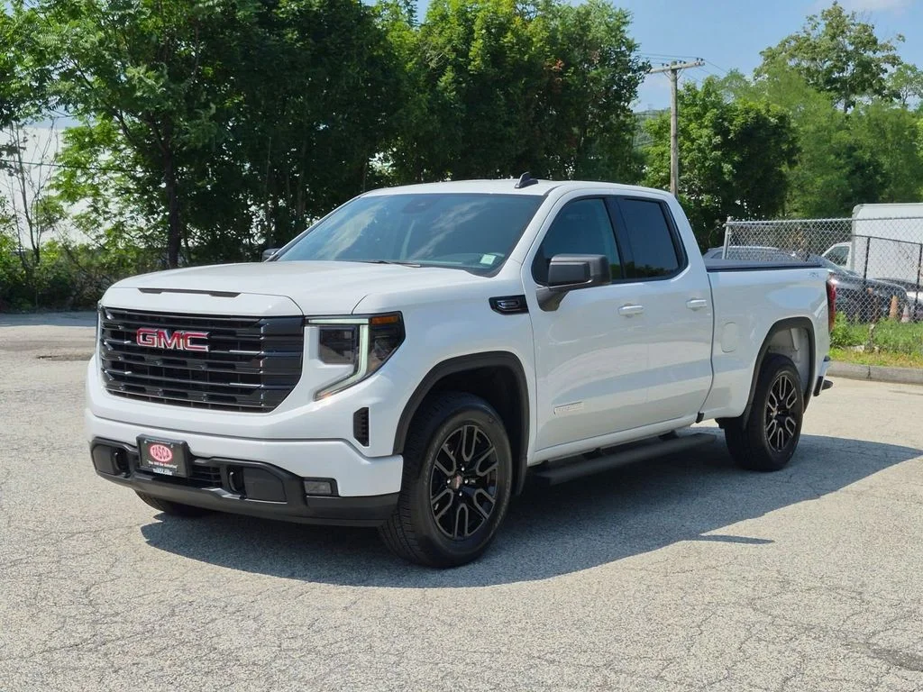 Used 2026 White GMC Elevation image 9