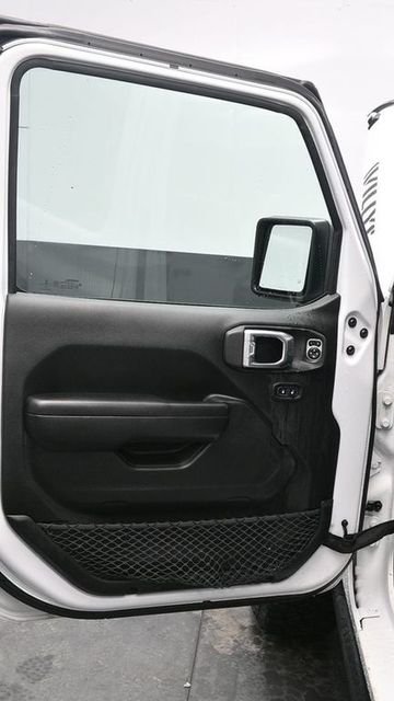 Used 2020 White Jeep Unlimited Willys image 17