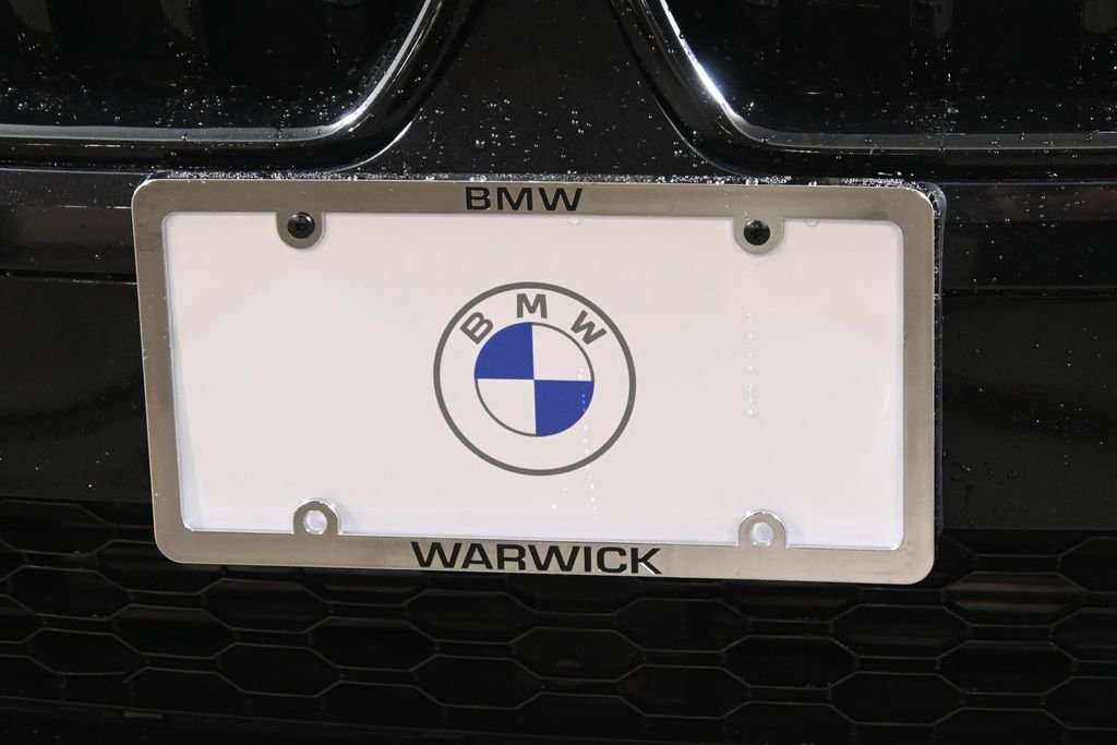 Used 2021 Black Sapphire Metallic BMW xDrive40i image 14
