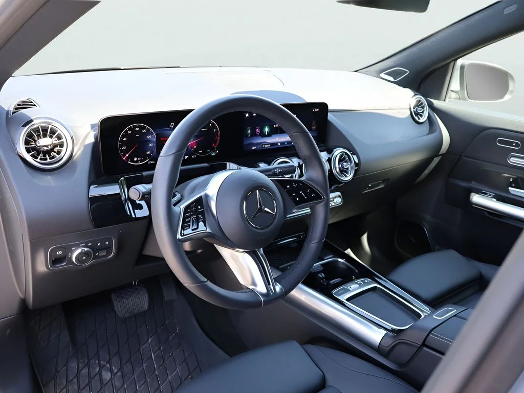 Used 2026 Cirrus Silver Metallic Mercedes-Benz GLA 250 image 17