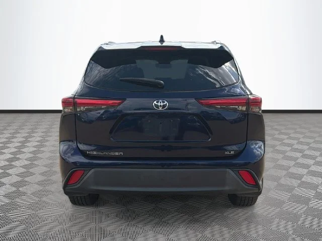Certified Used 2023  Toyota XLE image 6