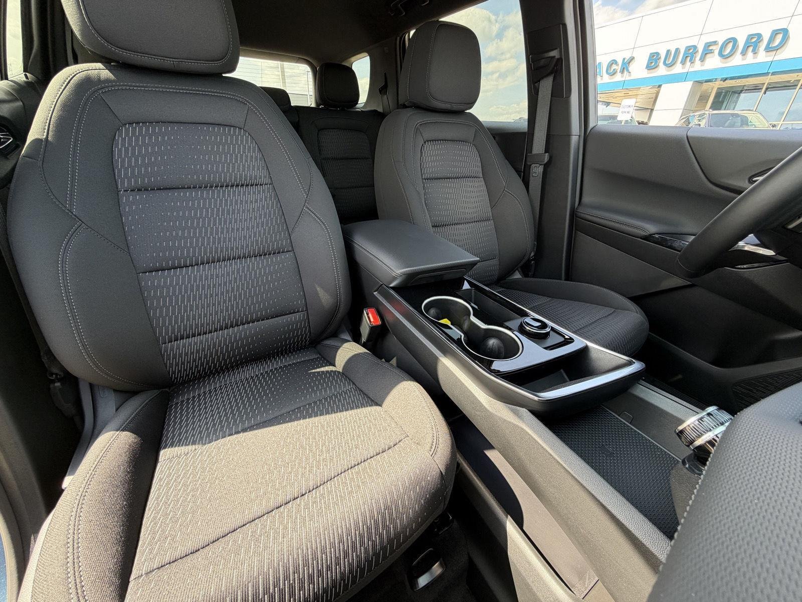 2027 Chevrolet Equinox LT - Photo 30