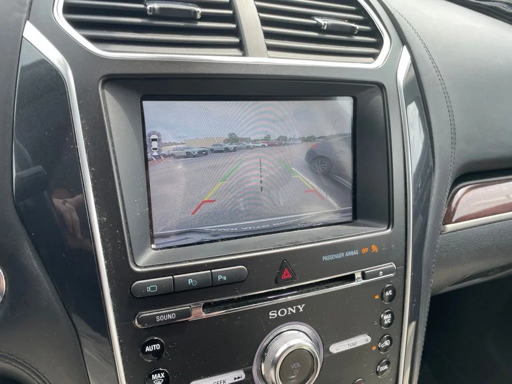 Used 2018 Blue Ford Platinum image 12