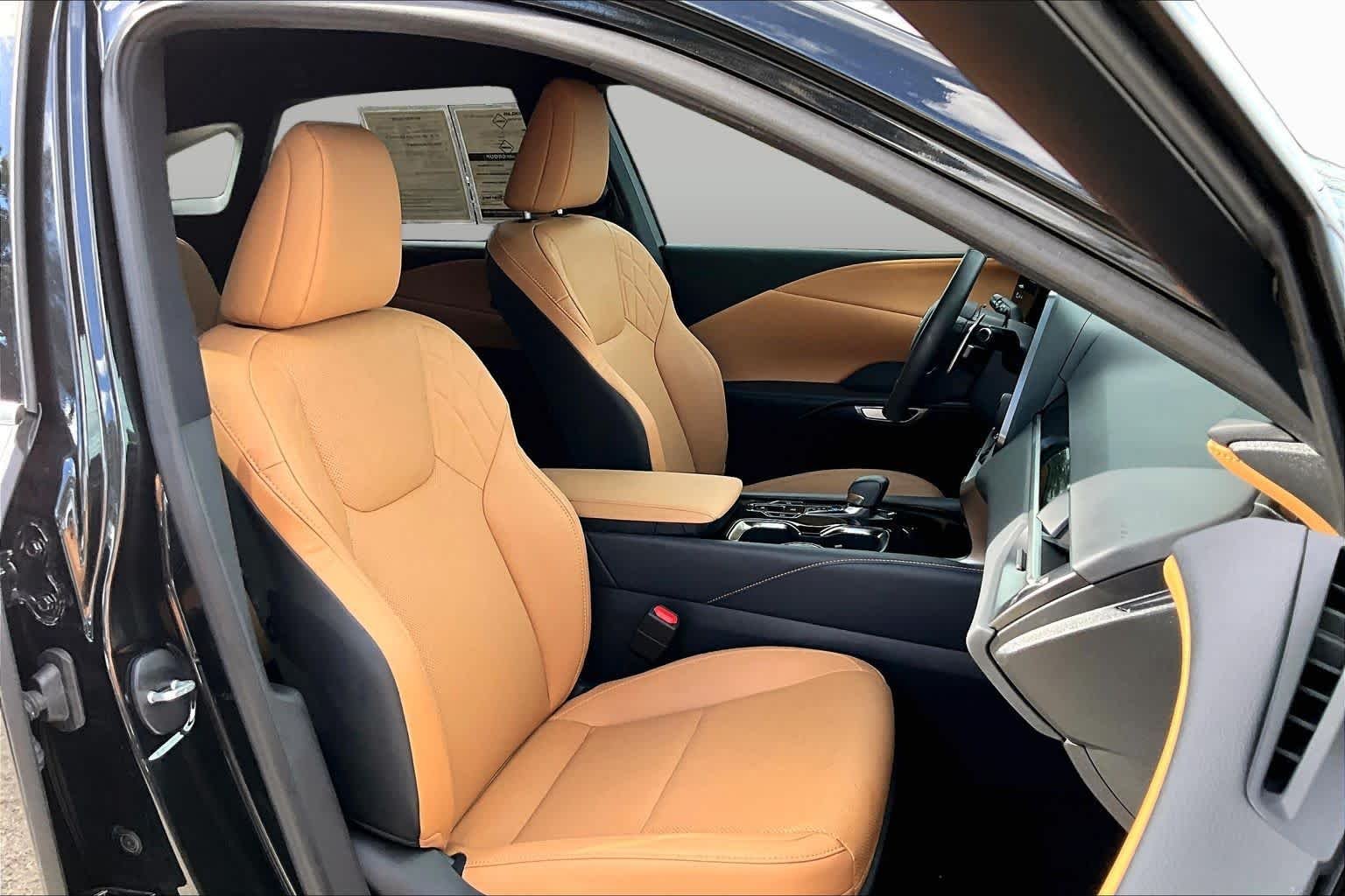 Certified Used 2025 CAVIAR Lexus  image 9