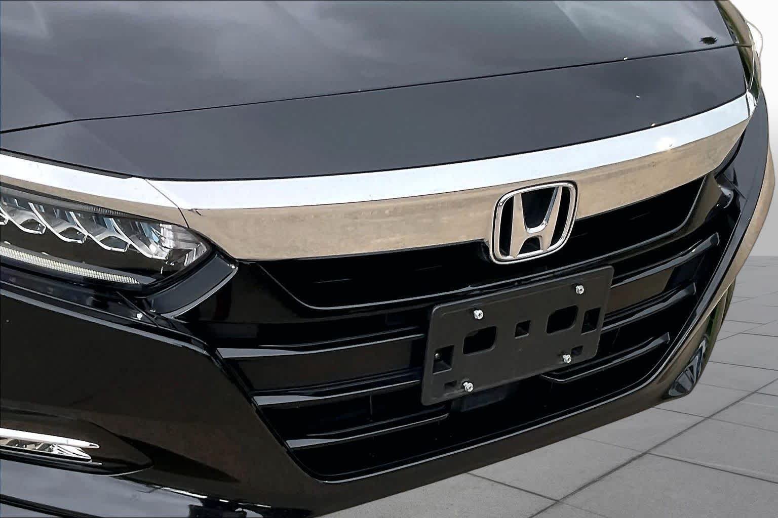 Used 2020 Crystal Black Pearl Honda Touring image 29