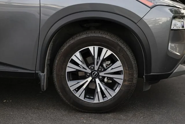 Used 2023 Gun Metallic Nissan SV image 5