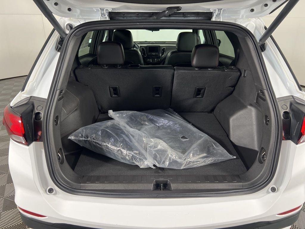 Used 2024 Summit White Chevrolet RS image 9