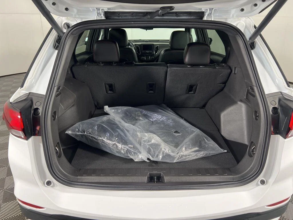 Used 2024 Summit White Chevrolet RS image 9