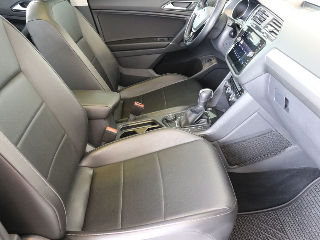 Used 2018 Gray Volkswagen 2.0T SEL image 44