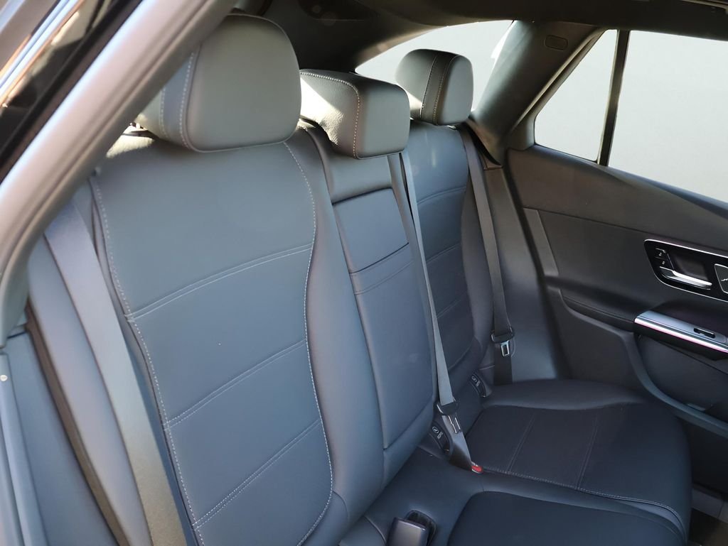 Used 2026 Black Mercedes-Benz GLC 300 image 14