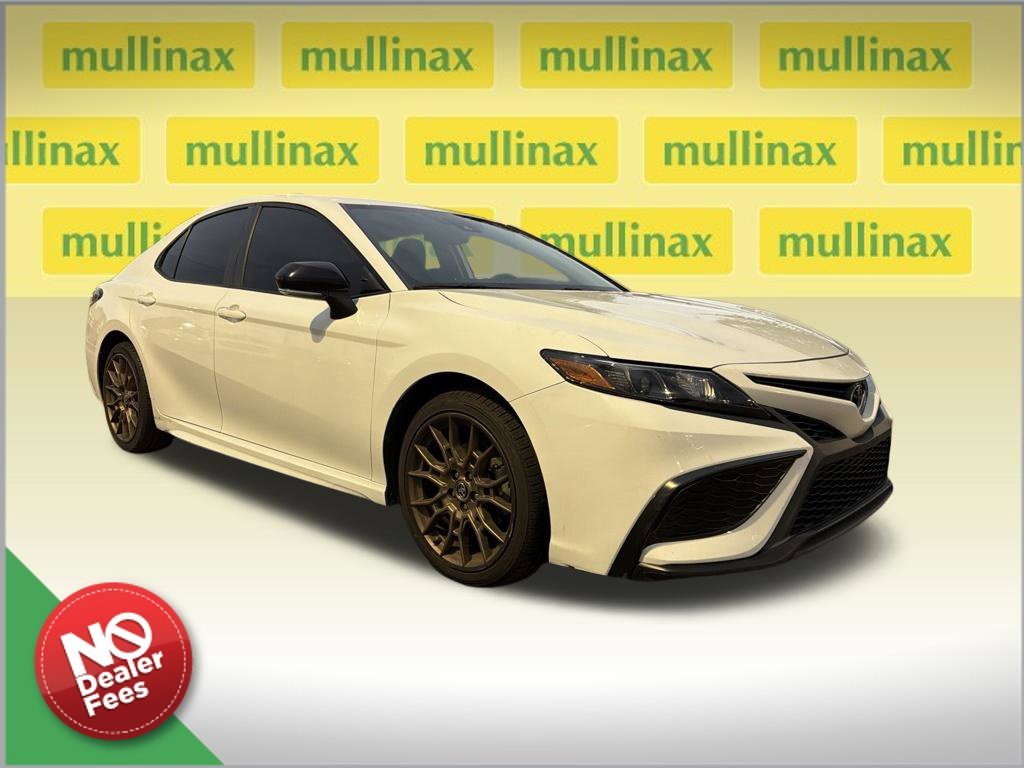 Used 2023 White Toyota SE Nightshade image 1